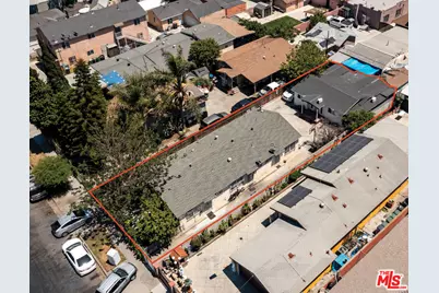 1318 E 59th Pl, Los Angeles, CA 90001 - Photo 1