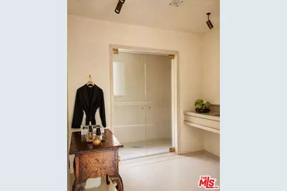 1168 N Doheny Dr, Los Angeles, CA 90069 - Photo 25