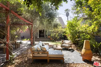 1810 S Hobart Blvd, Los Angeles, CA 90006 - Photo 29