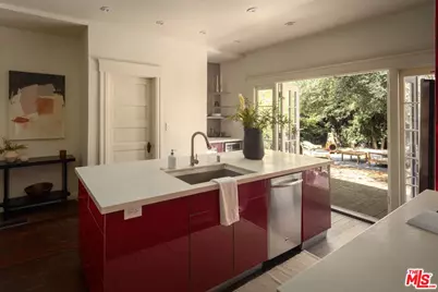 1810 S Hobart Blvd, Los Angeles, CA 90006 - Photo 11