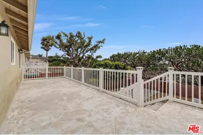 1021 Camino Real, Redondo Beach, CA 90277 - Photo 29