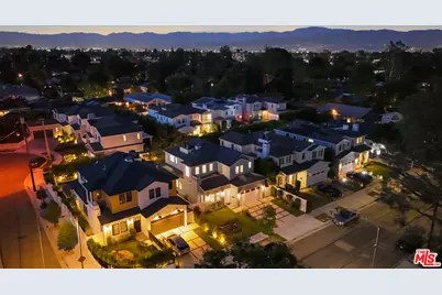 12341 Addison St, Valley Village, CA 91607 - Photo 65