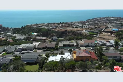 18073 Sandy Cape Dr, Pacific Palisades, CA 90272 - Photo 49