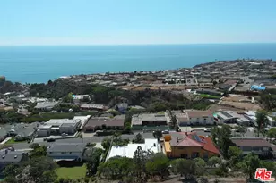 18073 Sandy Cape Dr, Pacific Palisades, CA 90272 - Photo 49