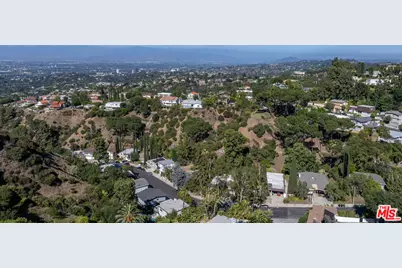 17158 Clemons Dr, Encino, CA 91436 - Photo 45