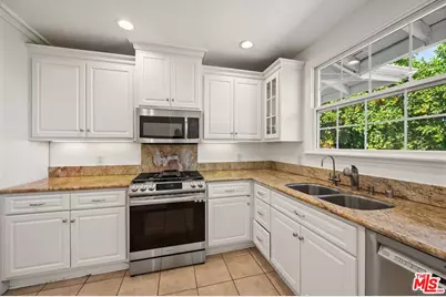 10900 Whitaker Ave, Granada Hills, CA 91344 - Photo 19
