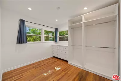 10900 Whitaker Ave, Granada Hills, CA 91344 - Photo 21