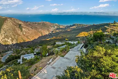 21740 Azurelee Dr, Malibu, CA 90265 - Photo 7