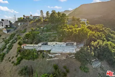 21740 Azurelee Dr, Malibu, CA 90265 - Photo 25