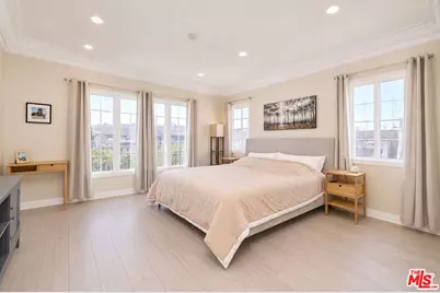 1404 S Van Ness Ave, Los Angeles, CA 90019 - Photo 17