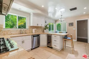 22421 Miranda St, Woodland Hills, CA 91367 - Photo 15