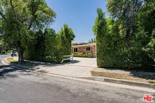 22421 Miranda St, Woodland Hills, CA 91367 - Photo 35
