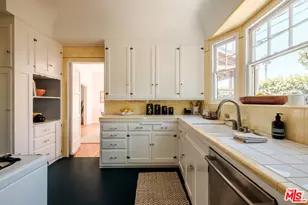 2200 S Hobart Blvd, Los Angeles, CA 90018 - Photo 9