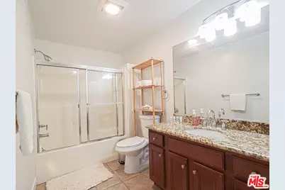 1025 Dewey Ave #205, Los Angeles, CA 90006 - Photo 13