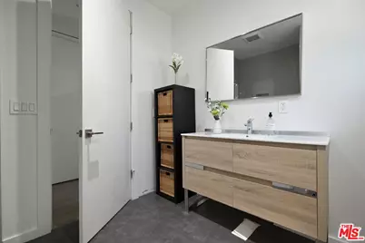 253 S St Andrews Pl, Los Angeles, CA 90004 - Photo 15