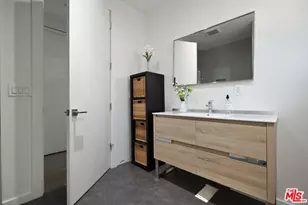 253 S St Andrews Pl, Los Angeles, CA 90004 - Photo 15