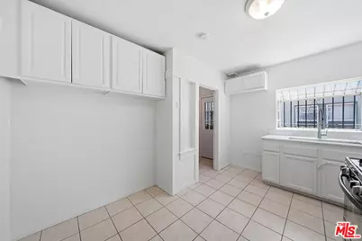 936 S Lucerne Blvd, Los Angeles, CA 90019 - Photo 7