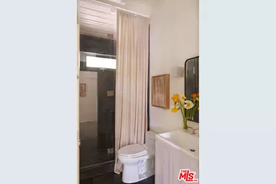 2794 La Castana Dr, Los Angeles, CA 90046 - Photo 11