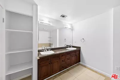 1026 S Oxford Ave #302, Los Angeles, CA 90006 - Photo 13