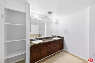 1026 S Oxford Ave, Los Angeles, CA 90006 - Photo 13
