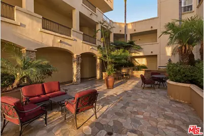 4237 Longridge Ave #203, Studio City, CA 91604 - Photo 13
