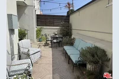5717 W 2nd St, Los Angeles, CA 90036 - Photo 11