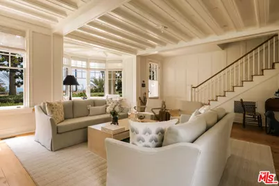 401 Ocean Ave #2, Santa Monica, CA 90402 - Photo 3