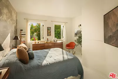 2233 Crest Way, Los Angeles, CA 90068 - Photo 9