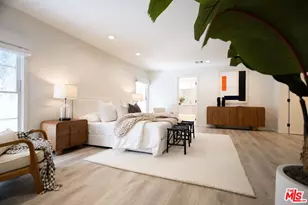 17534 Corinthian Dr, Encino, CA 91316 - Photo 21
