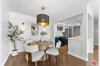 906 N Doheny Dr #311, West Hollywood, CA 90069 - Photo 7