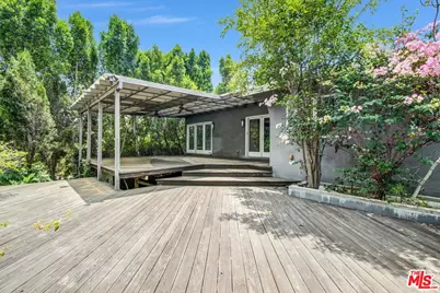 5653 Shirley Ave, Tarzana, CA 91356 - Photo 31