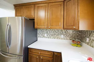 546 N Oxford Ave, Los Angeles, CA 90004 - Photo 11