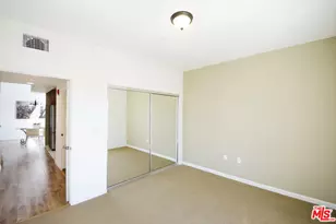 546 N Oxford Ave, Los Angeles, CA 90004 - Photo 21