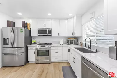 10214 Marcus Ave, Tujunga, CA 91042 - Photo 7