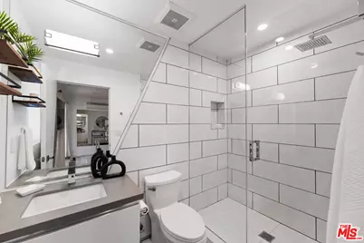 647 Mildred Ave, Venice, CA 90291 - Photo 23