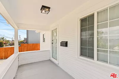 1244 W 107th St, Los Angeles, CA 90044 - Photo 3