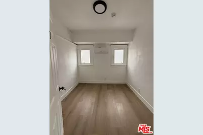 4501 S Budlong Ave, Los Angeles, CA 90037 - Photo 7