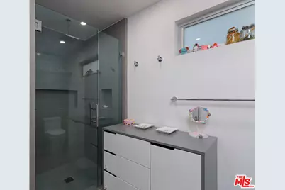 6830 Cahuenga Park Trl, Los Angeles, CA 90068 - Photo 27