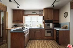 2907 El Caminito St, La Crescenta, CA 91214 - Photo 11