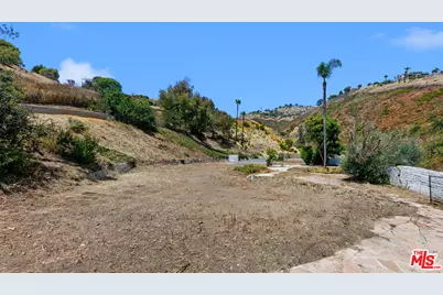3821 Carbon Canyon Rd, Malibu, CA 90265 - Photo 11