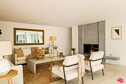 6427 S Halm Ave, Los Angeles, CA 90056 - Photo 15