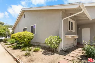 26834 Ave Of The Oaks, Newhall, CA 91321 - Photo 3