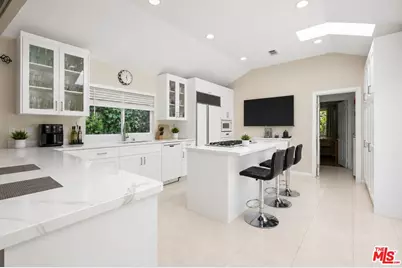 1902 Coldwater Canyon Dr, Beverly Hills, CA 90210 - Photo 13