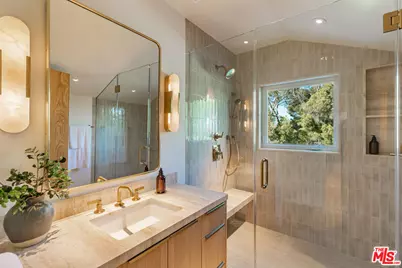 365 Norcroft Ave, Los Angeles, CA 90024 - Photo 31