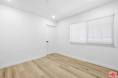 22320 Itasca St, Chatsworth, CA 91311 - Photo 17