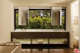 500 Chalette Dr, Beverly Hills, CA 90210 - Photo 23