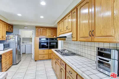 4152 Terraza Dr, Los Angeles, CA 90008 - Photo 15