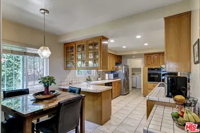 4152 Terraza Dr, Los Angeles, CA 90008 - Photo 17