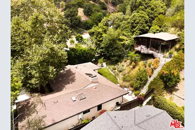 3546 Mandeville Canyon Rd, Los Angeles, CA 90049 - Photo 37