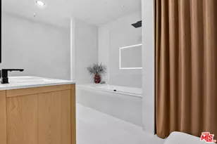 1645 Vine St, Los Angeles, CA 90028 - Photo 9